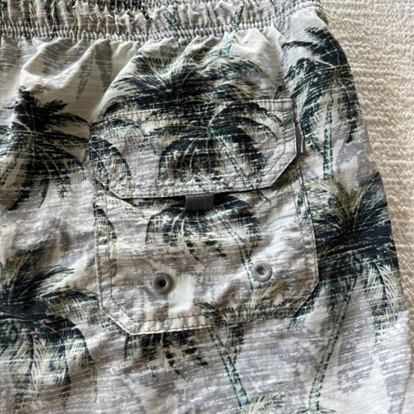 Tommy Bahama Relax swim shorts bathing suit trunks lined floral tropical Size XL - Picture 13 of 16